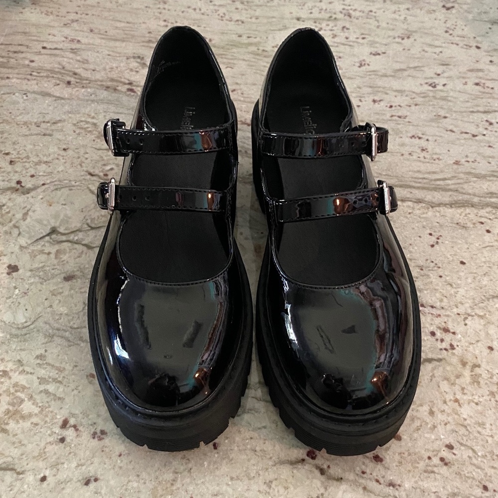 Limelight Black Peyton Mary Jane Girls' Dress Shoe (Sz 2)